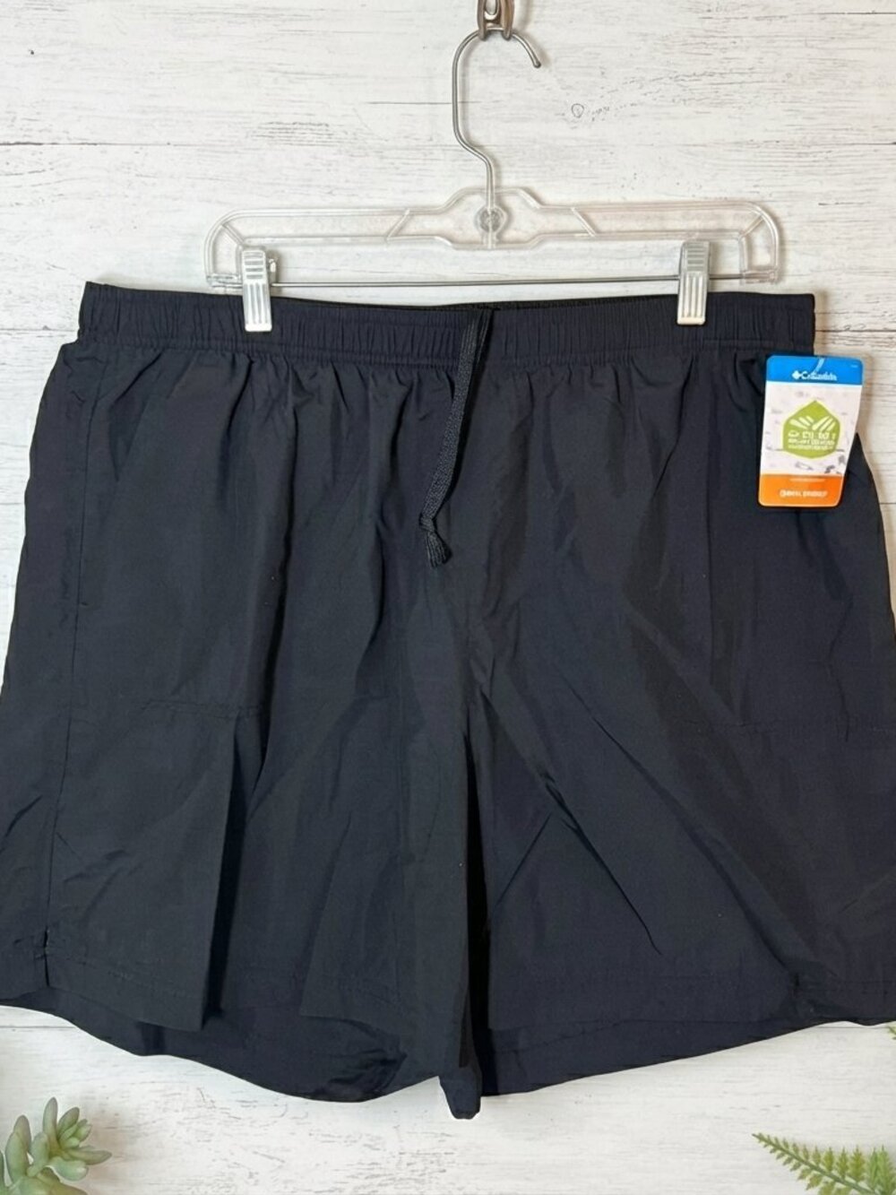 NWT Columbia Sandy River Shorts Women 1X Plus Black Omni-Shield Elastic Waist